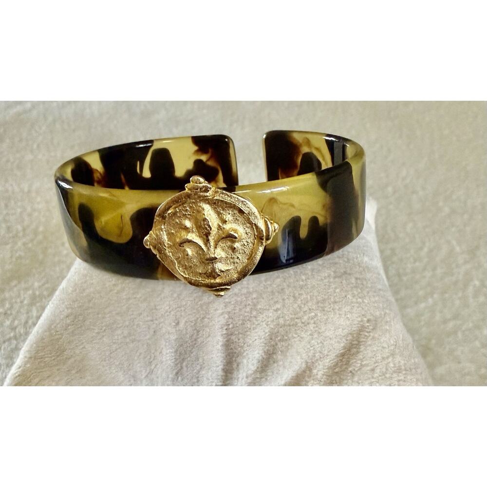 Susan Shaw Fleur des Lis Tortoiseshell Cuff Bracelet